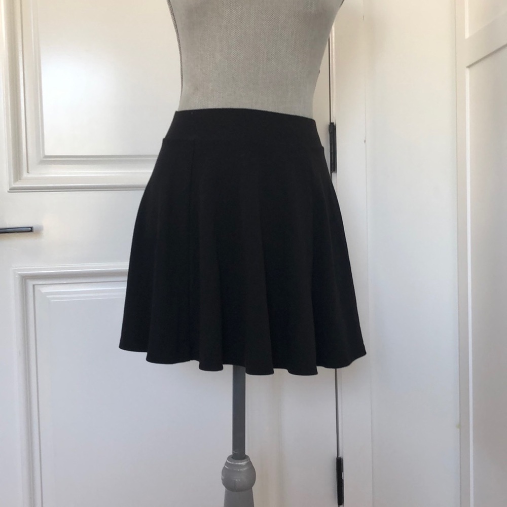 h&M black mini skirt
